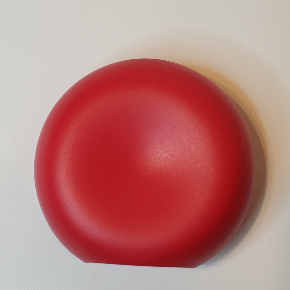 Tupperware Red Round Salt Shaker - Picture 4 of 13